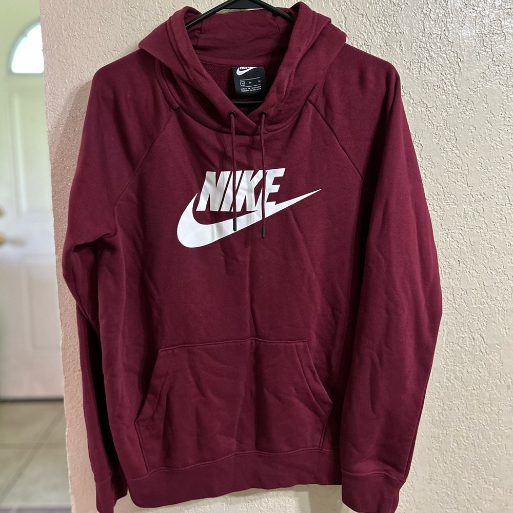 Women’s Nike Maroon long sleeve pullover hoodie